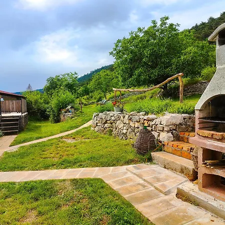Homestead Zavadlal - Domacija Zavadlal Komen Exterior photo