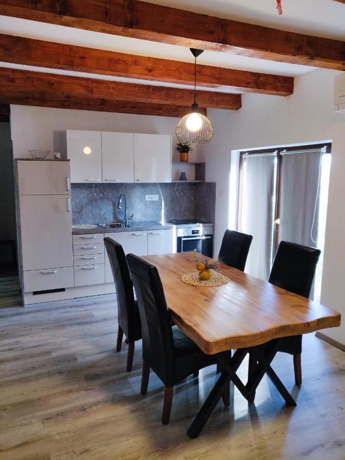 Homestead Zavadlal - Domacija Zavadlal Apartment Komen