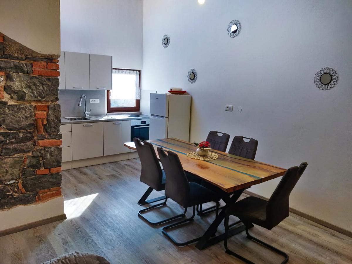 Apartment Homestead Zavadlal - Domacija Zavadlal *