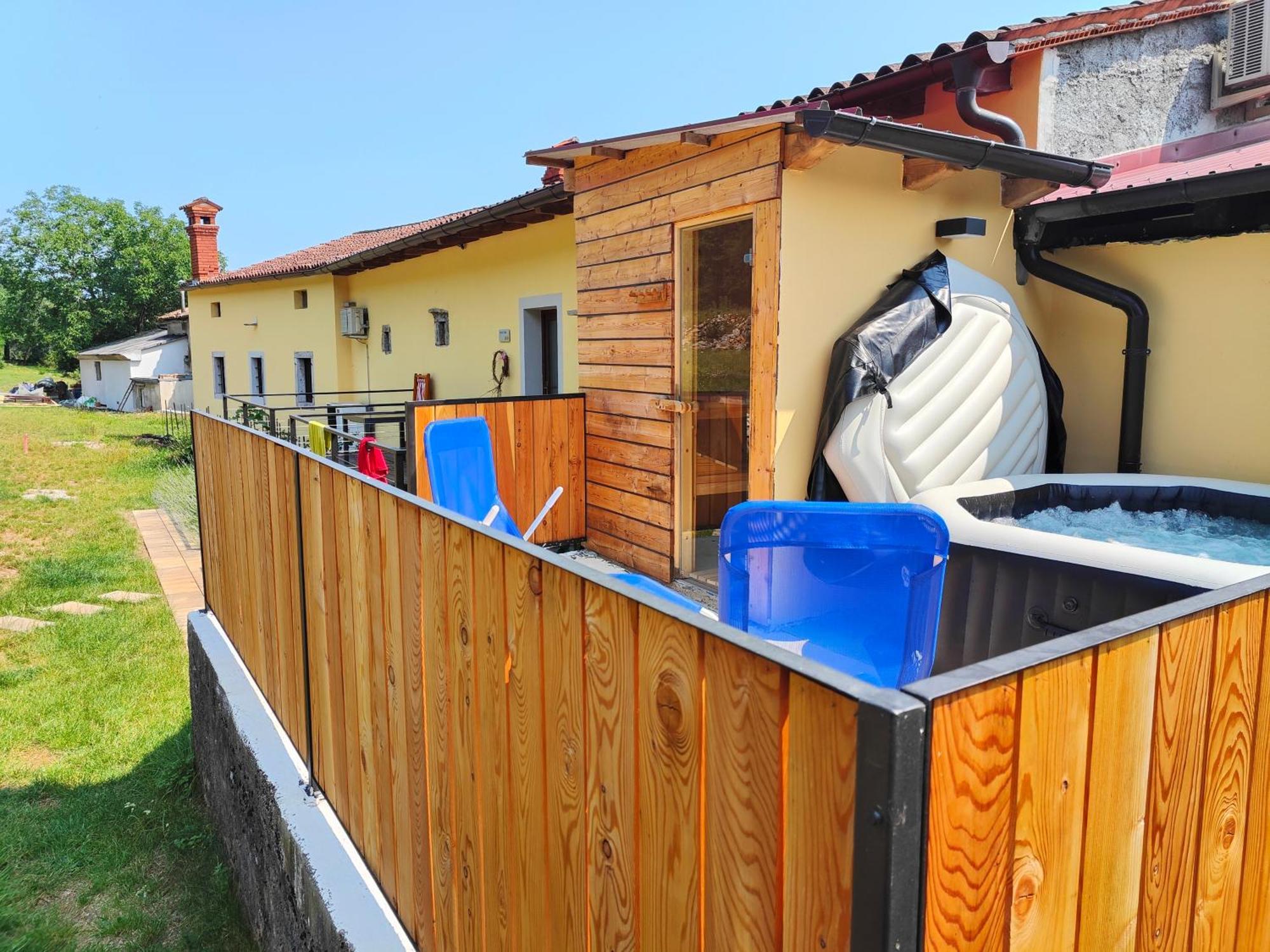Homestead Zavadlal - Domacija Zavadlal Apartment Komen